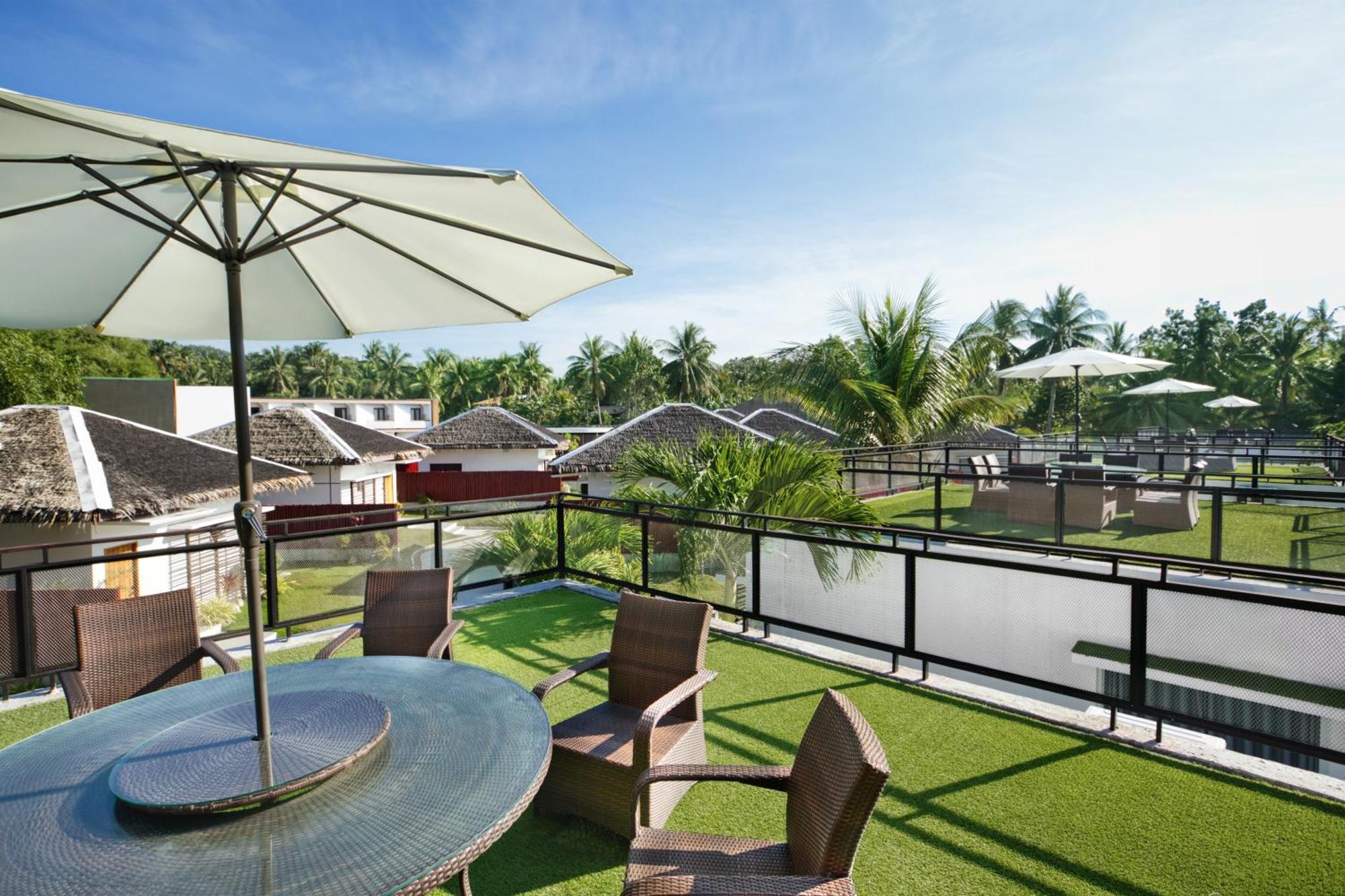 Secret Garden Resort & Villas Panglao Island Biking Экстерьер фото